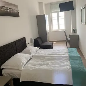  Kapselhotel Rirooms Kroatien